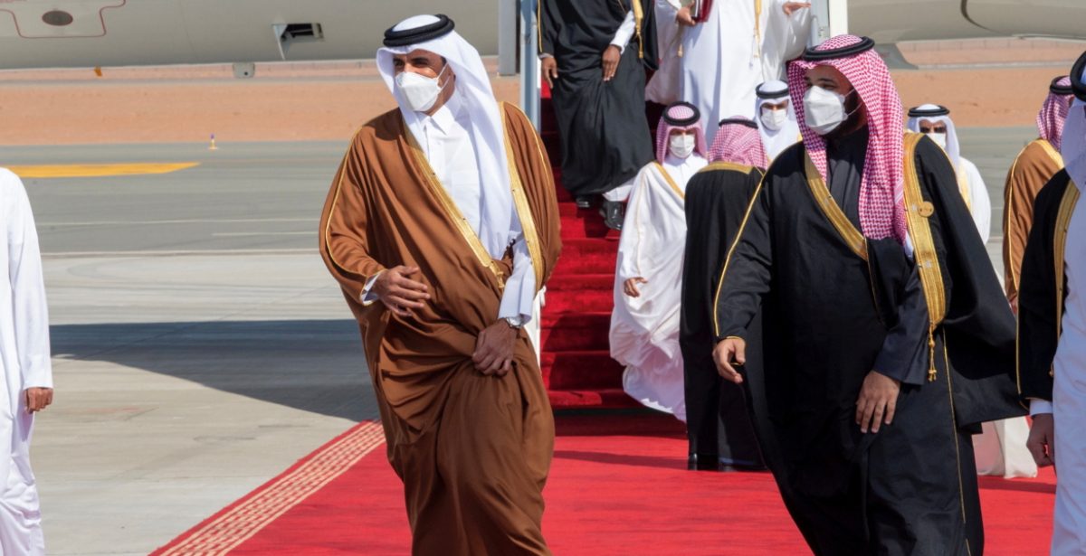 ولي عهد السعودية الأمير محمد بن سلمان يستقبل أمير قطر الشيخ تميم بن حمد آل ثاني - رويترز
