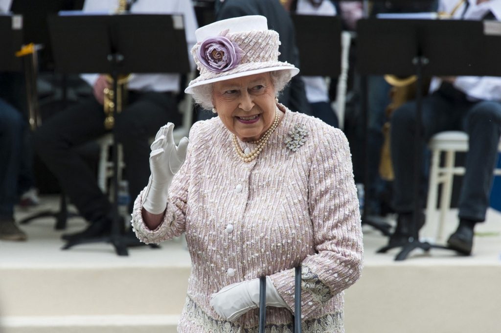 ملكة بريطانيا إليزابيث الثانية - رويترز