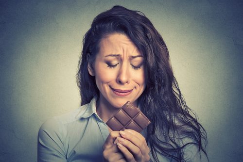 هناك حلول إذا كنت تشتهي السكريات باستمرار - Shutterstock