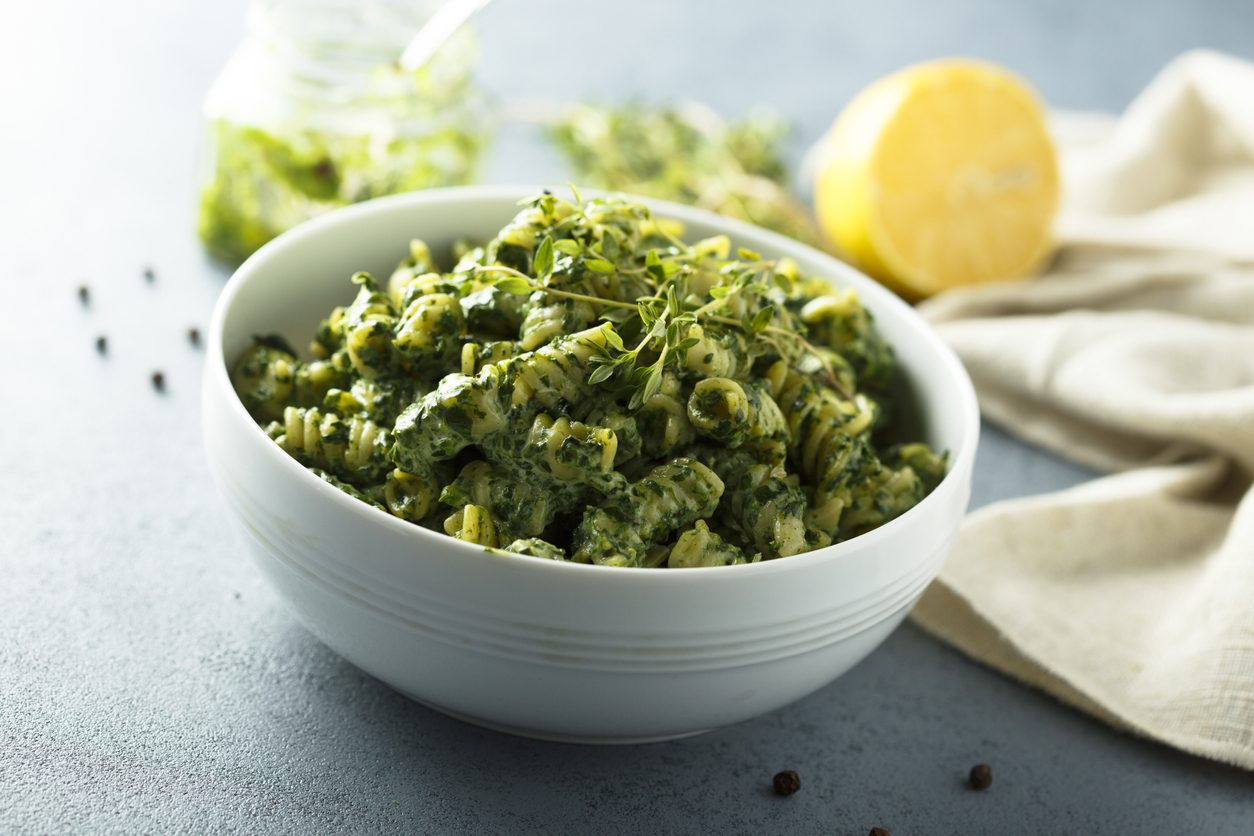 صوص البيستو \ Istock