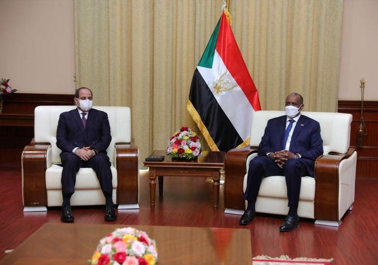 “التقارب المصري السوداني” مدفوع بأزمة النيل والاقتصاد ولكن قضايا حساسة أخرى قد تعرقله