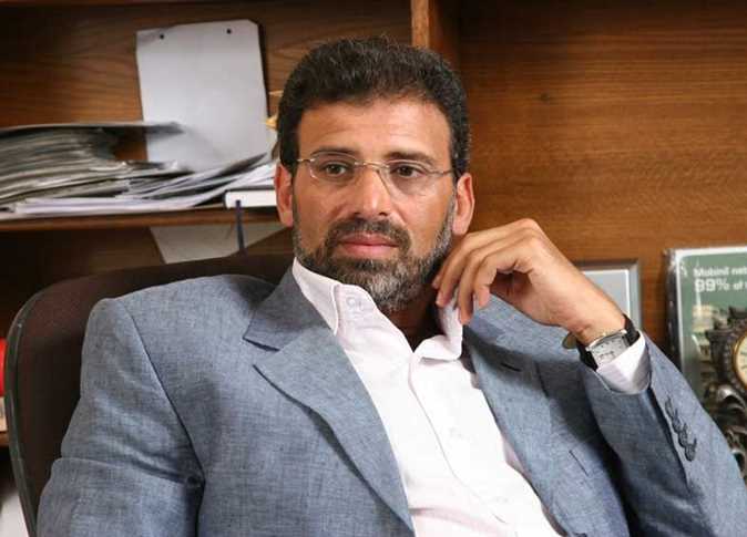 المخرج خالد يوسف يعود إلى مصر لتشييع جثمان أخيه بالرغم من أزمة الفضائح الجنسية