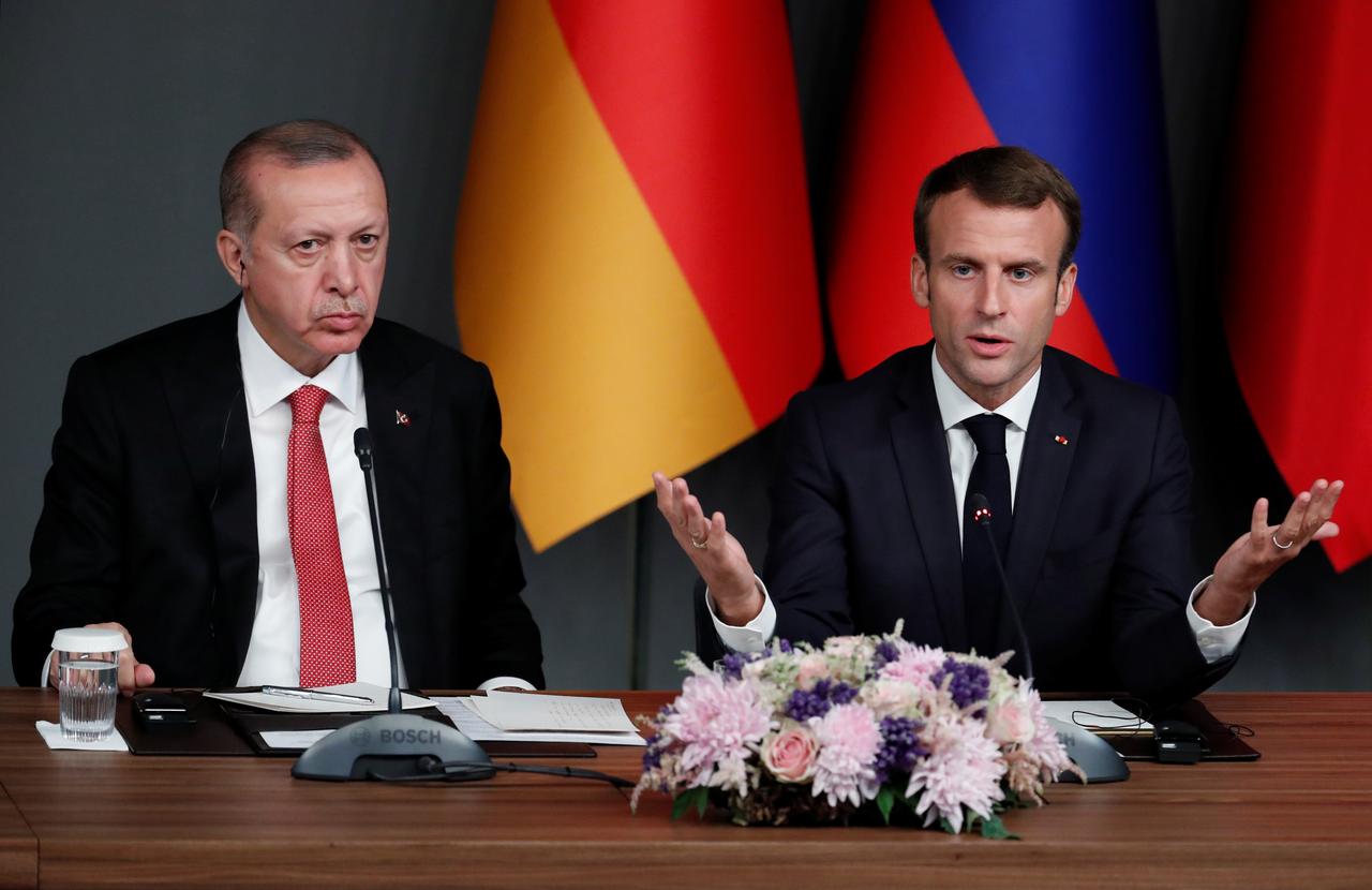أردوغان وماكرون يتحدثان