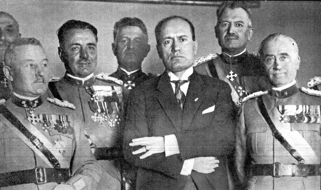 انضم موسوليني إلى الجيش الإيطالي في الحرب العالمية الأولى حصل على رتبه العريف - Flickr