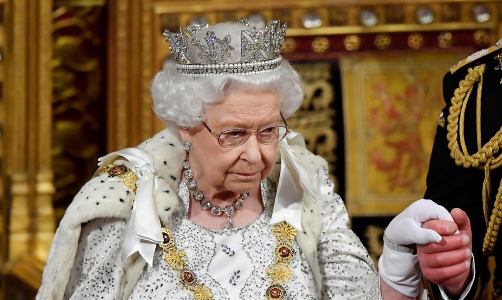 الملكة إليزابيث تشييع الملك فيليب