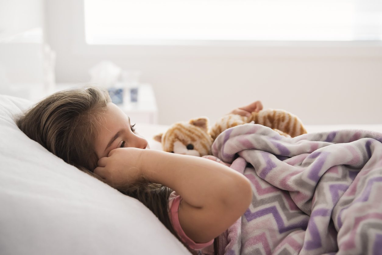 البكاء أثناء النوم يحدث عند الصغار والكبار على حدٍ سواء - iStock