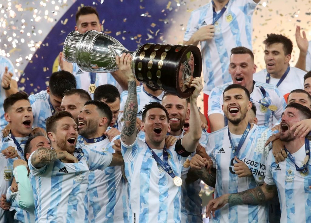 ميسي يتوج مع الأرجنتين بلقب كوبا أمريكا لأول مرة (رويترز)