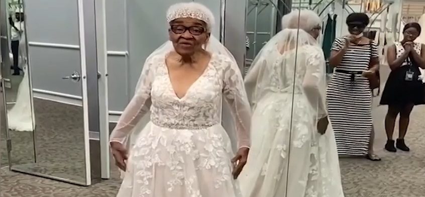 العجوز الأمريكية