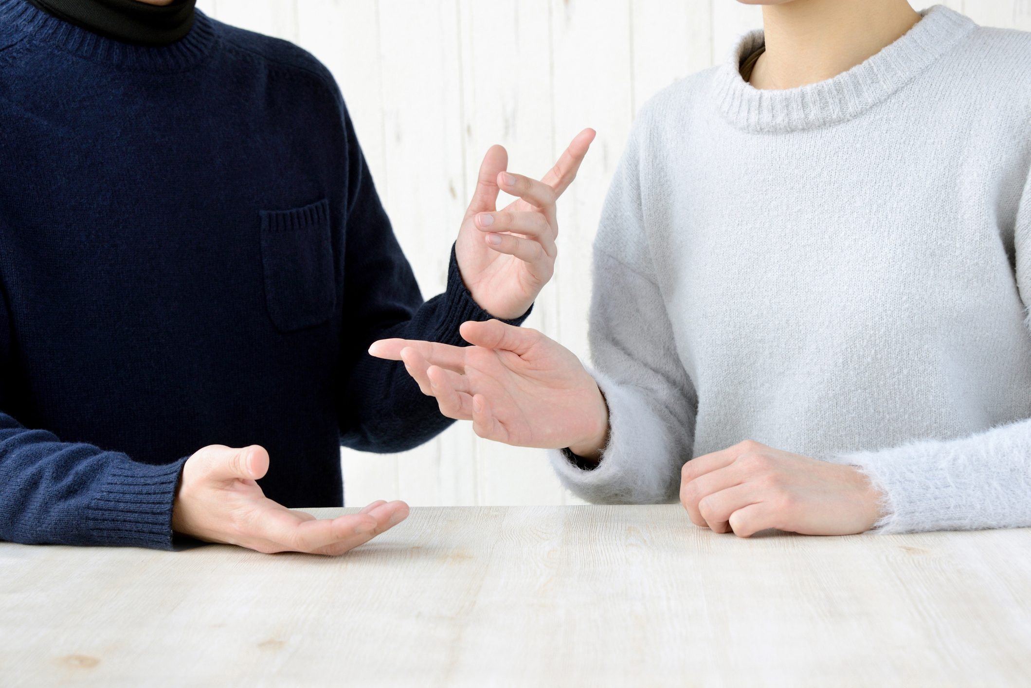 بعيداً عن الصوت العالي.. كيف تُحل الخلافات بين الزوجين؟
