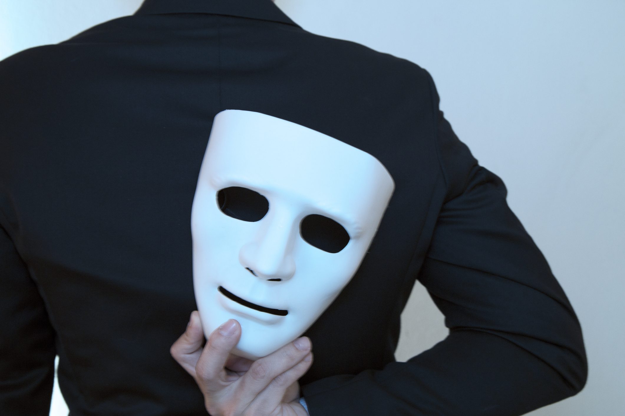 المغالطات المنطقية.. كيف تكتشف أن الذي أمامك يخدعك؟ (1)