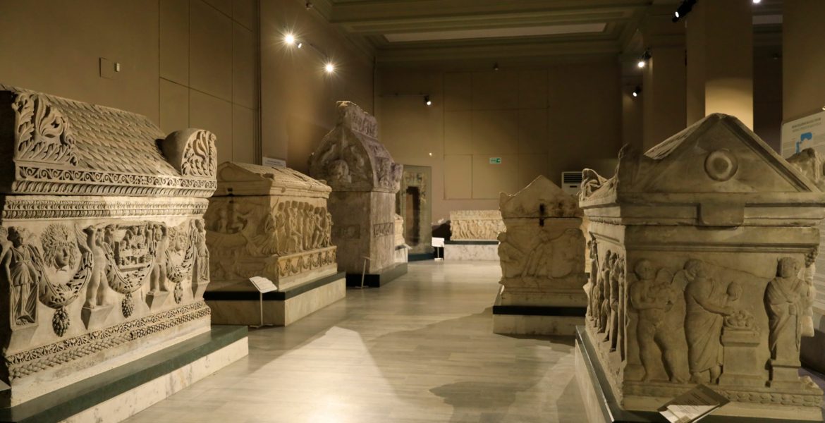 أحدها يحتوي على تابوت الإسكندر الأكبر.. 5 متاحف عليك زيارتها فوراً إذا كنت تنوي زيارة إسطنبول Arkeolojimuzeleri__3_-1170x600