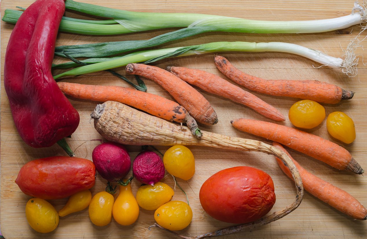 يمكن استخدام الخضروات القديمة في تحضير الحساء - iStock