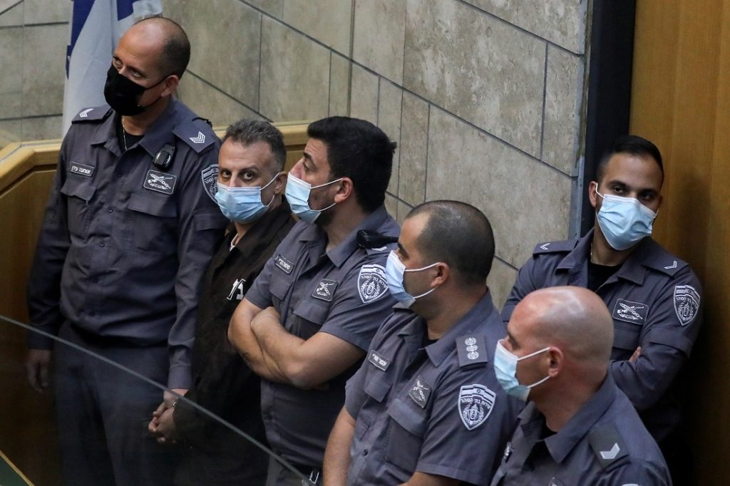  سجن جلبوع نفق الحرية تمديد احتجاز أسرى فلسطينيين
