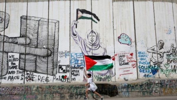 الجدار العازل الذي شيدته إسرائيل داخل الضفة الغربية/رويترز