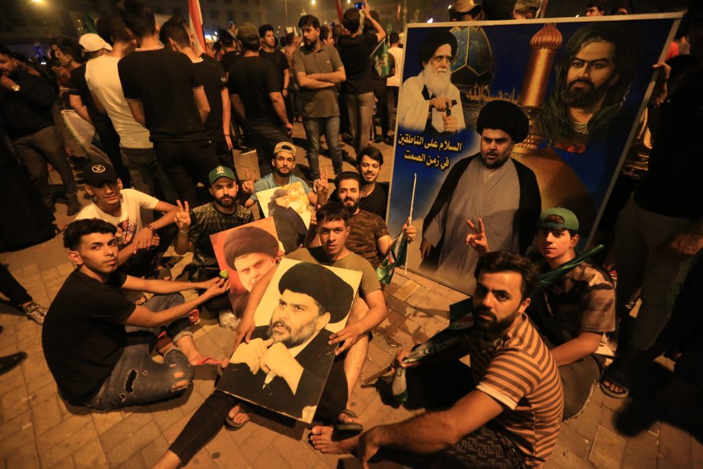 متظاهرون مناصرون لمقتدى الصدر في العراق/ الأناضول