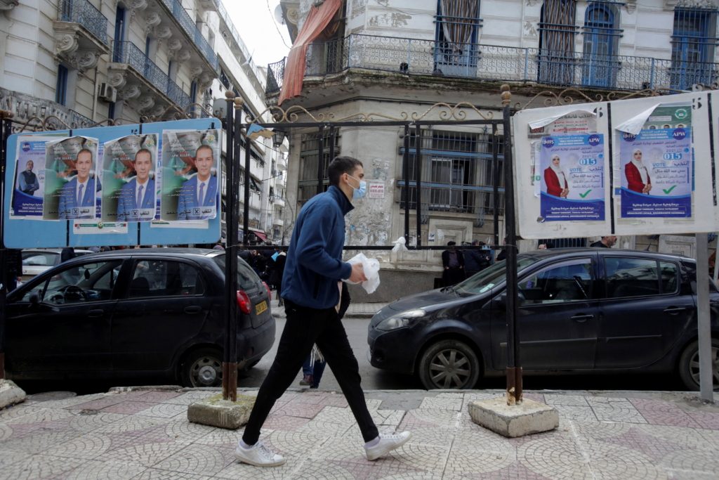 انطلاق التصويت في الانتخابات المحلية بالجزائر - رويترز