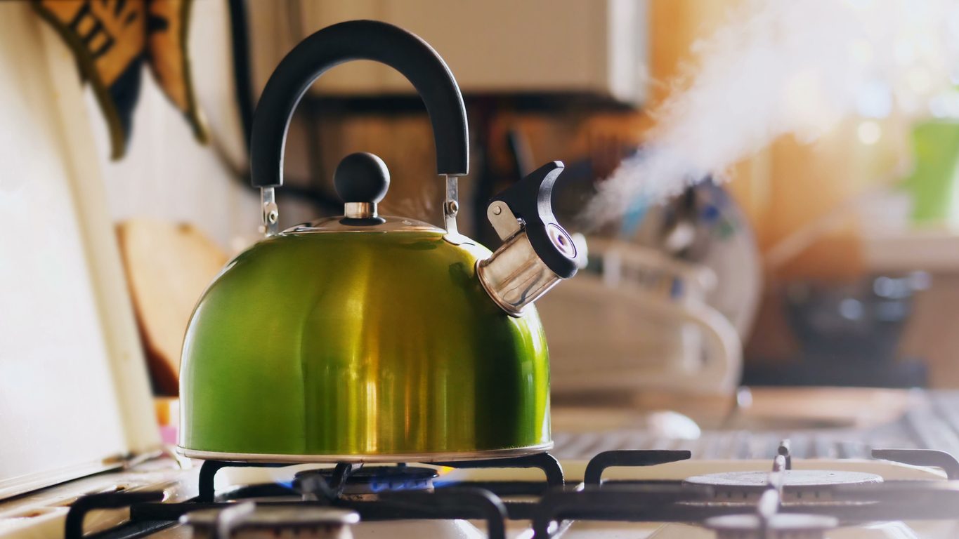 أضرار صحية لغلي المياه أكثر من مرة