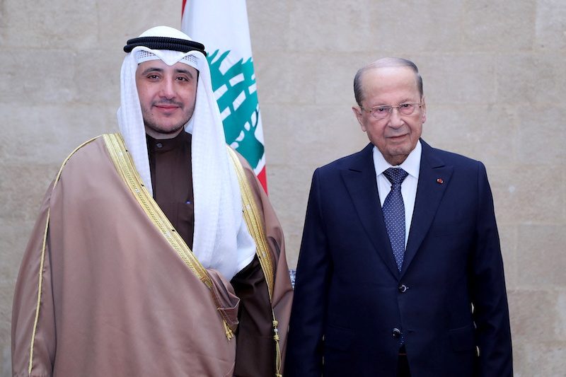 وزير الخارجية الكويتي حمل ورقة شروط خليجية إلى الرئيس اللبناني ميشال عون - رويترز