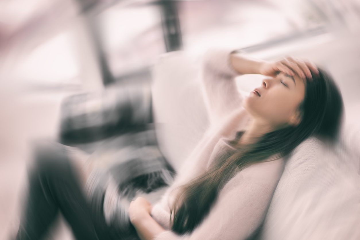 انقطاع الطمث قد يؤدي إلى الصداع النصفي الصامت /iStock