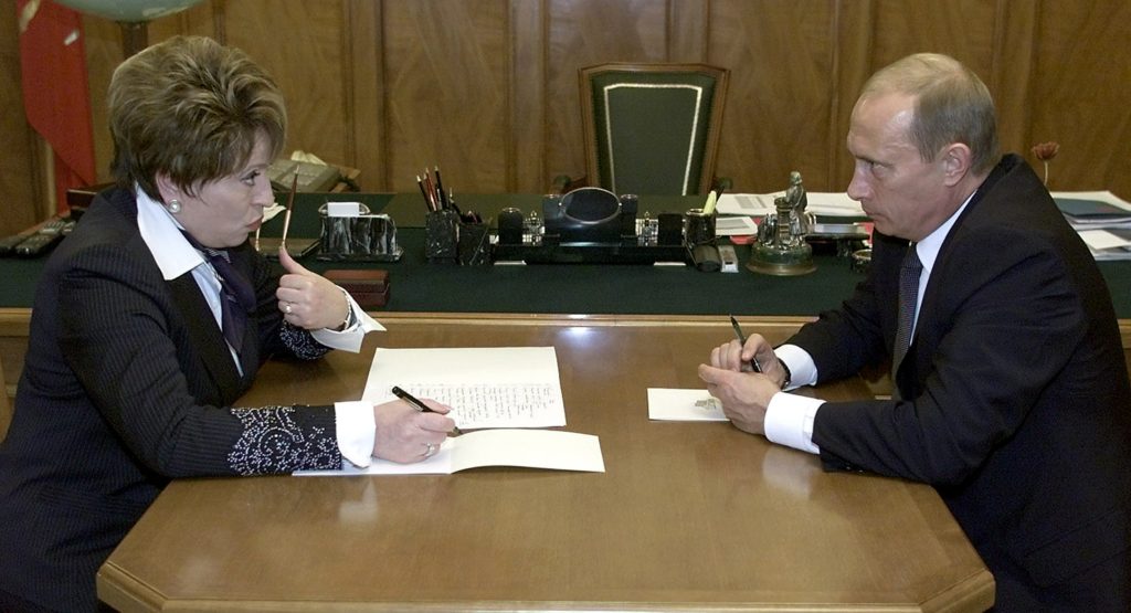 رئيسة المجلس الفيدرالي فالنتينا ماتفينكو التي شملتها العقوبات الأمريكية على روسيا في العام 2014 - رويترز