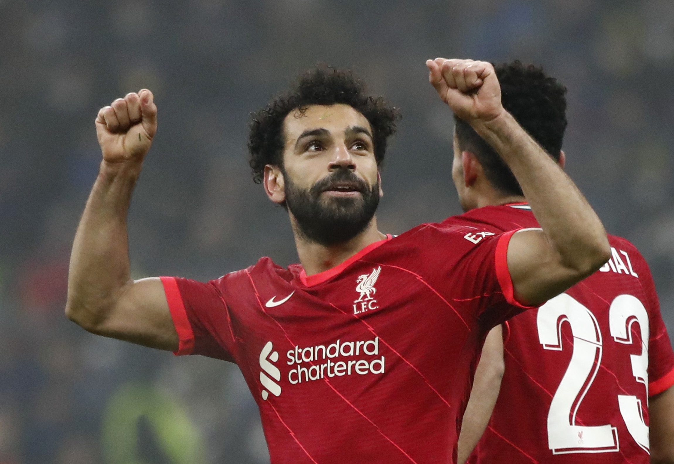 محمد صلاح يحتفل بهدفه في إنتر ميلان (رويترز)