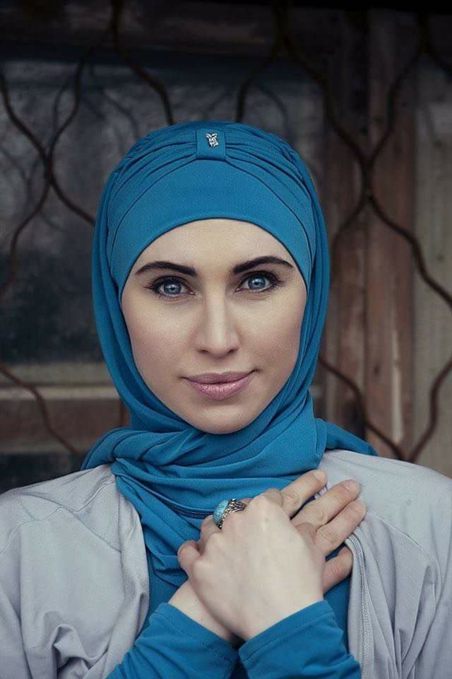 الأوكرانية المسلمة أمينة أوكويفا - وسائل التواصل الاجتماعي