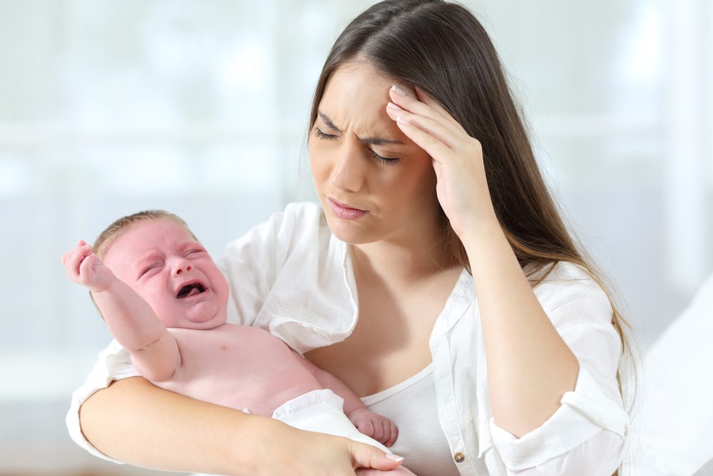 قد تصيبكِ في الأيام الأولى بعد الولادة ومضاعفاتها خطيرة.. انتبهي لأعراض “حُمَّى النفاس”