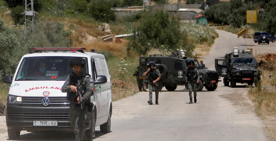 Cenin yakınlarında İsrail işgal ordusu askerleri/Reuters