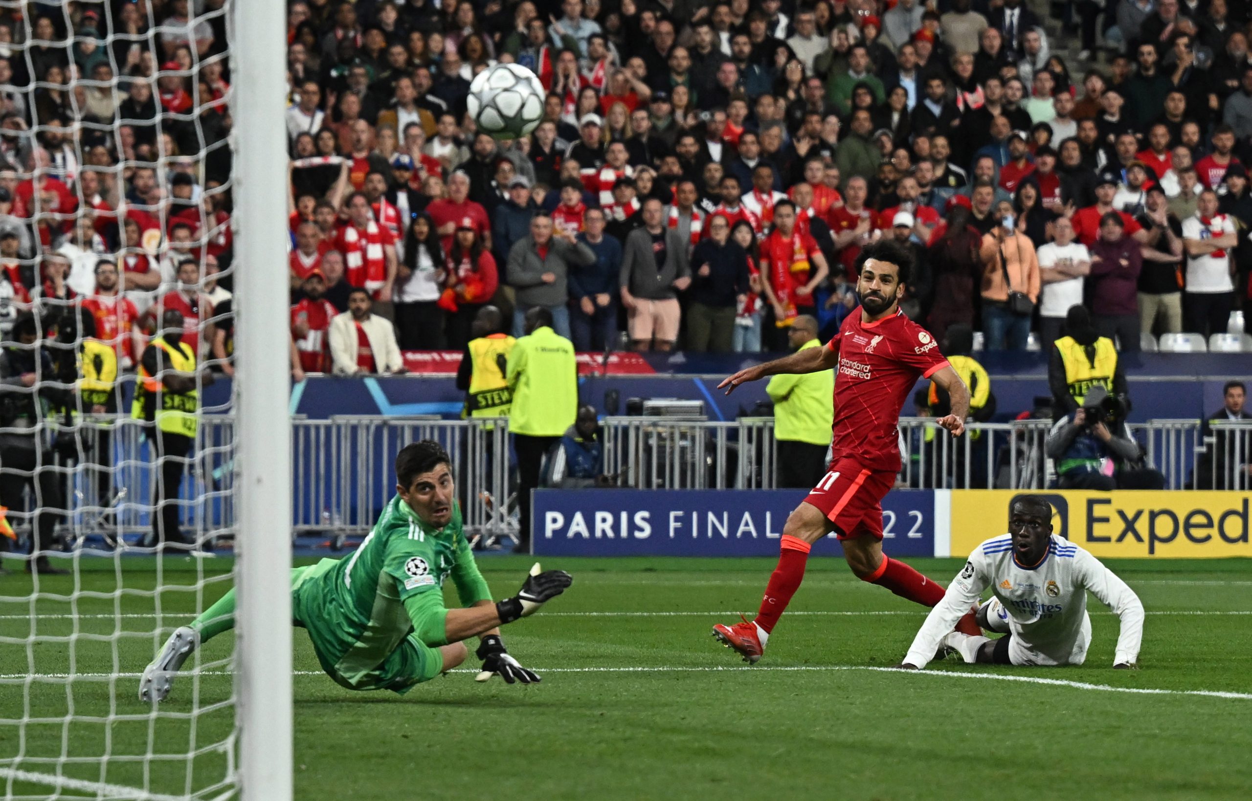 كورتوا حارس ريال مدريد تألق في نهائي دوري أبطال أوروبا (رويترز)