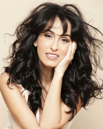 المغنية الإسرائيلية من أصول إيرانية 