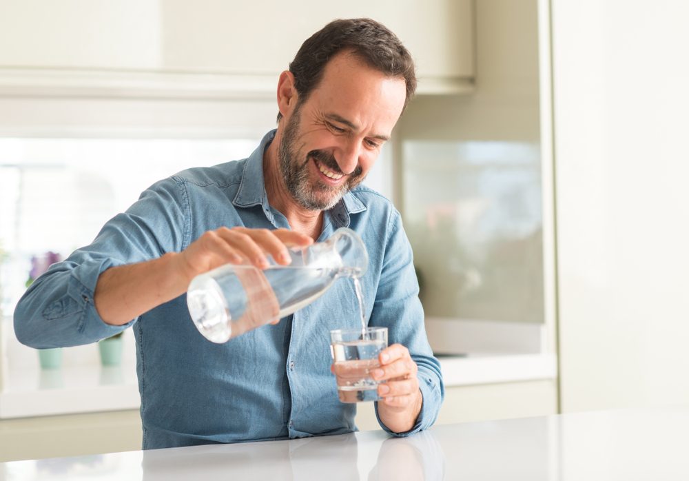 shutterstock\الماء وخسارة الوزن