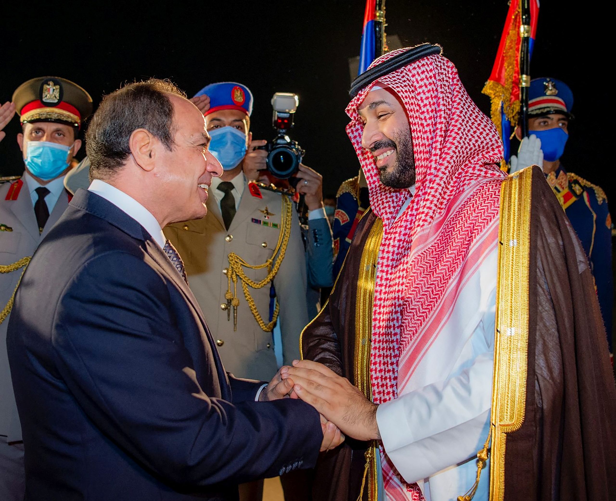 ولي العهد السعودي محمد بن سلمان والرئيس المصري عبدالفتاح السيسي/رويترز