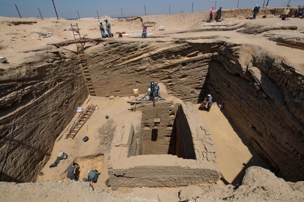 مقبرة قائد الجنود الاجانب/ صفحة وزارة الآثار المصرية