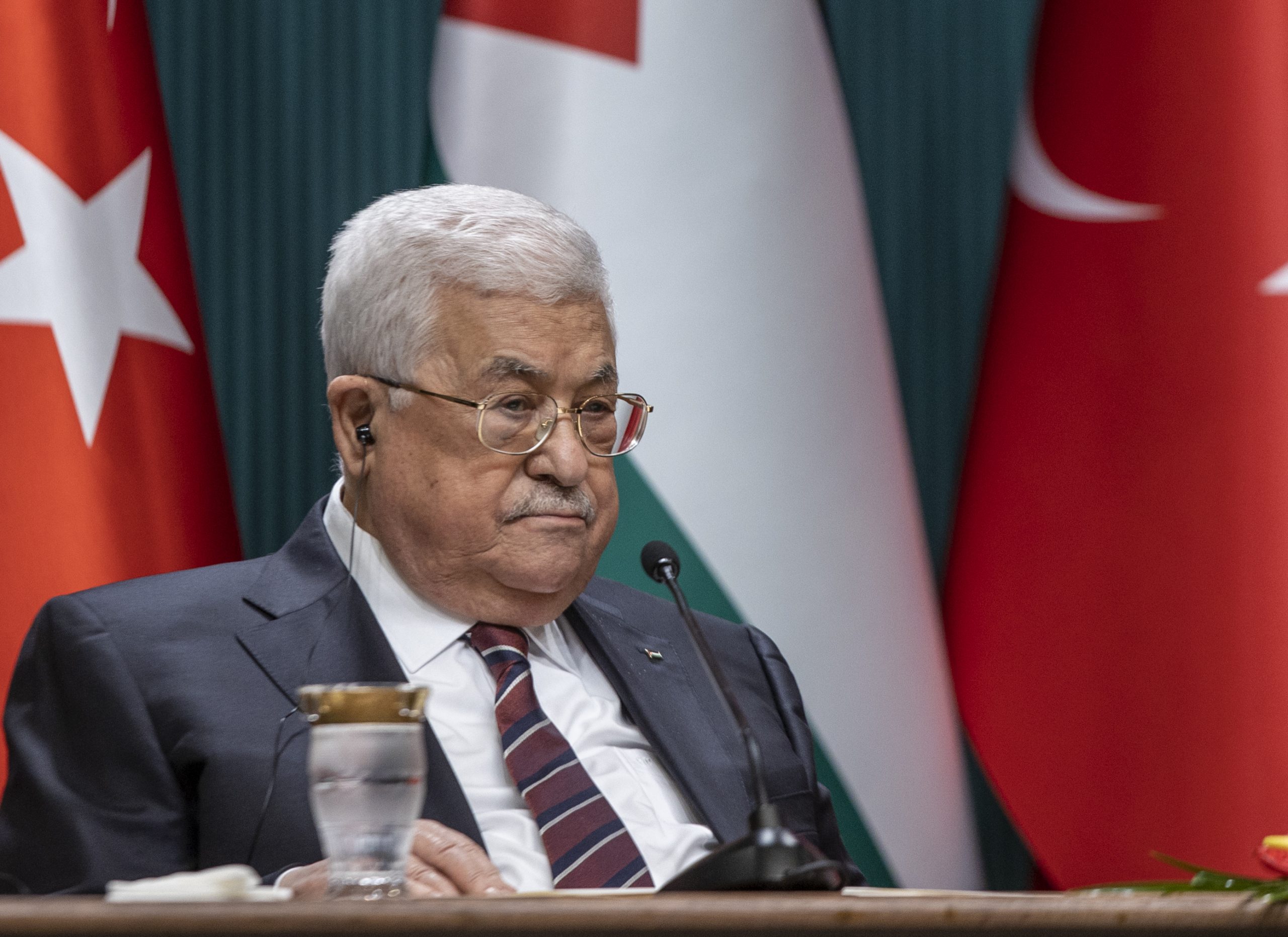 الرئيس الفلسطيني محمود عباس في أنقرة / الأناضول