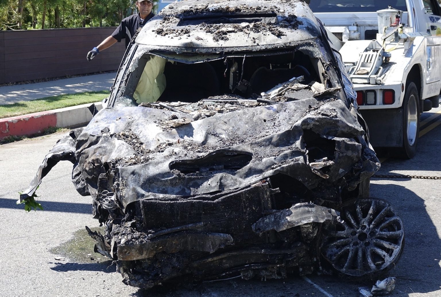 سيارة الممثلة الأمريكية آن هيك التي ارتكبت بها الحادث/ منصات التواصل