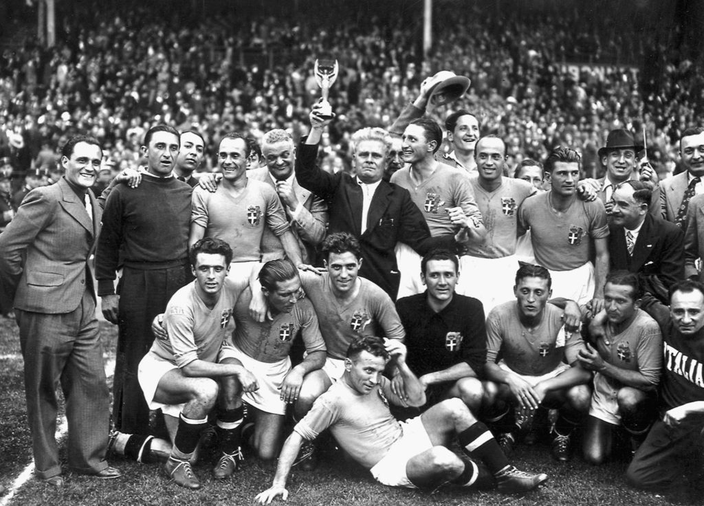 Getty Images/ كأس العالم فرنسا 1938 .. عندما هدد موسوليني لاعبي منتخبه بالموت