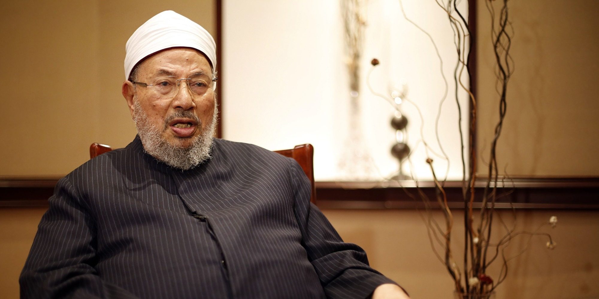 توسط لدى القذافي لإنقاذ معتقلين من الإعدام.. شهادتي وتجربتي مع الشيخ يوسف القرضاوي