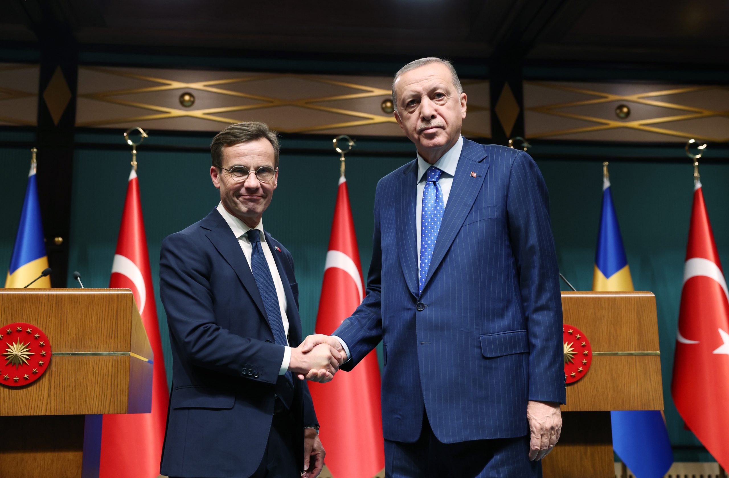 الرئيس التركي أردوغان ورئيس وزراء السويد أولف كريستيرسون / الأناضول