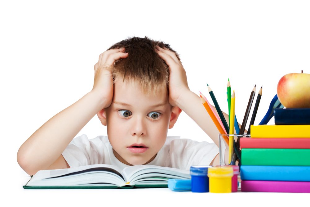 معاناة الأطفال في تعلُّم الكتابة قد تختلف خاصة عند الإصابة باضطرابات التعلُّم - ShutterStock