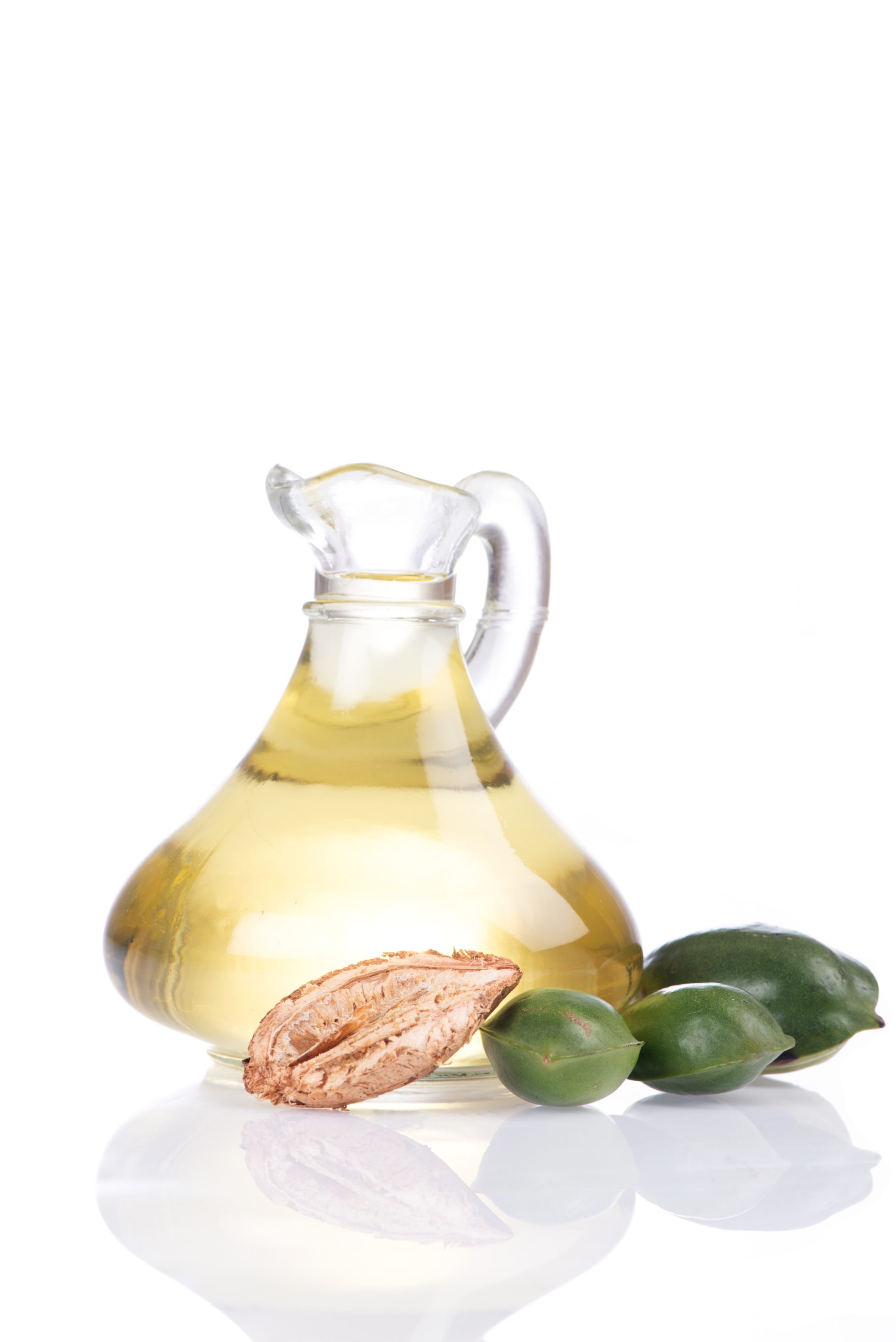 زيت اللوز الهندي|shutterstock