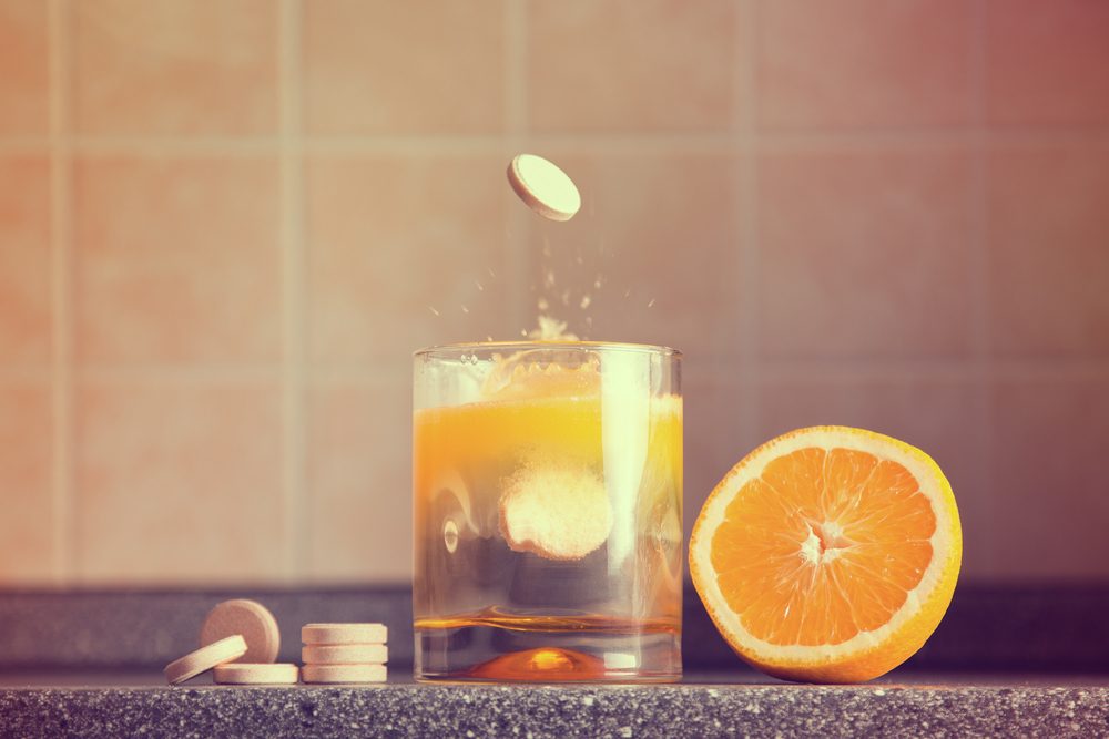 فوائد أقراص الفيتامين سي للجسم /Shutterstock
