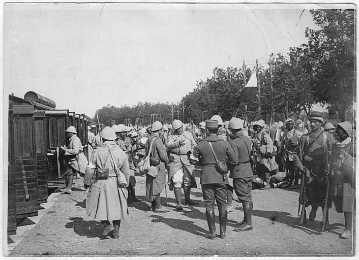 الكتائب السنغالية في مدينة فريجو الفرنسيو عام 1915/ وكيبيديا