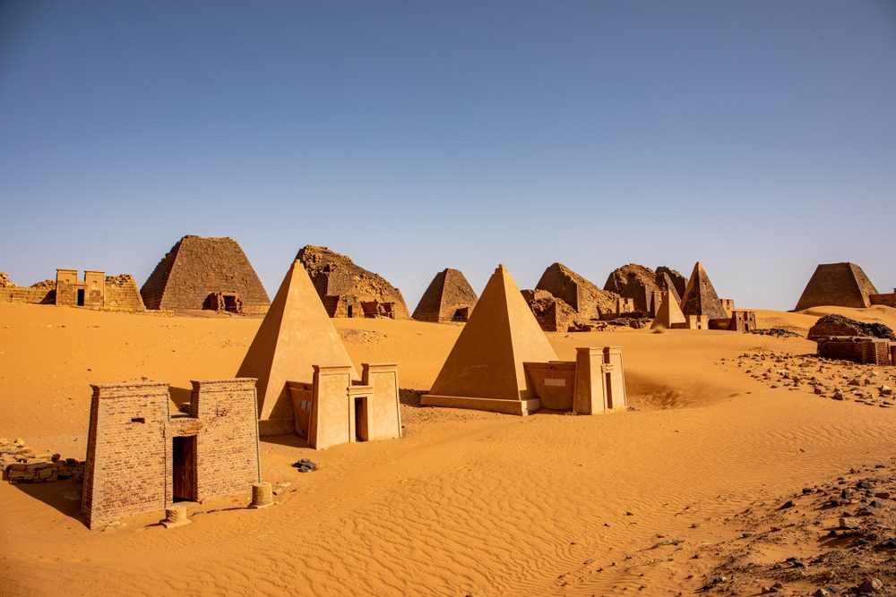 السودان تسمح بدخول 12 دولة فقط /Shutterstock 