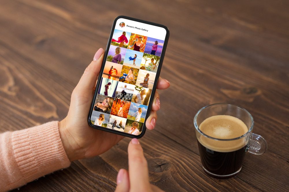 Shutter Stock/ مشاركة الصور على هواتف آيفون