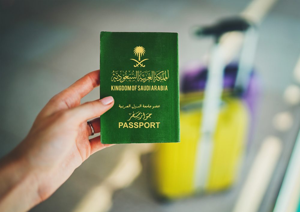 يسمح جواز سفر السعودية لحامليه الدخول إلى 30 دول أخرى دون تأشيرة/ shutterstock