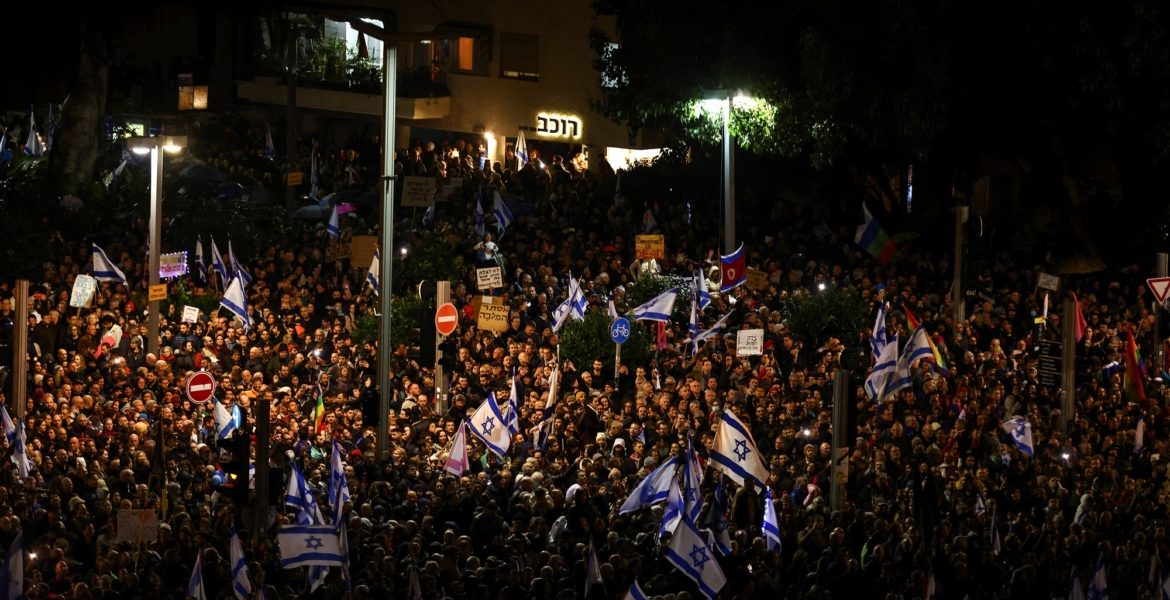 صورة من أضخم احتجاجات تشهدها تل أبيب ضد نتنياهو – رويترز