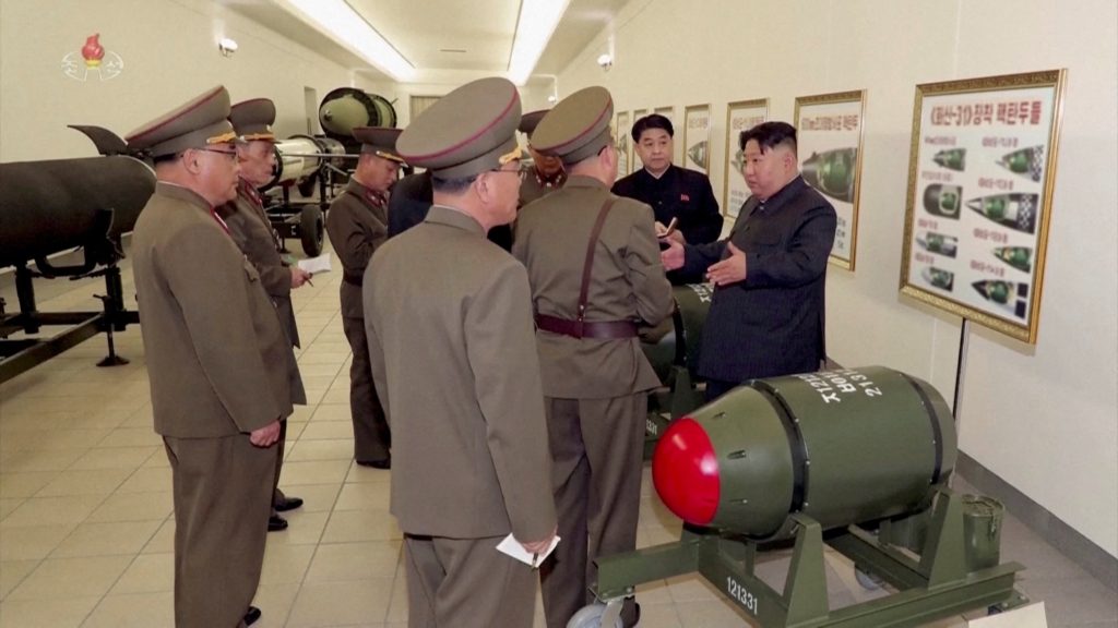 كوريا الشمالية تكشف عن رؤوس نووية جديدة/ رويترز