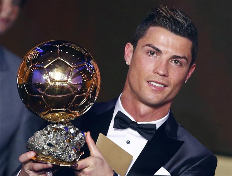 قائد منتخب إفريقي يتحدث عن تزوير في الكرة الذهبية (رويترز)
