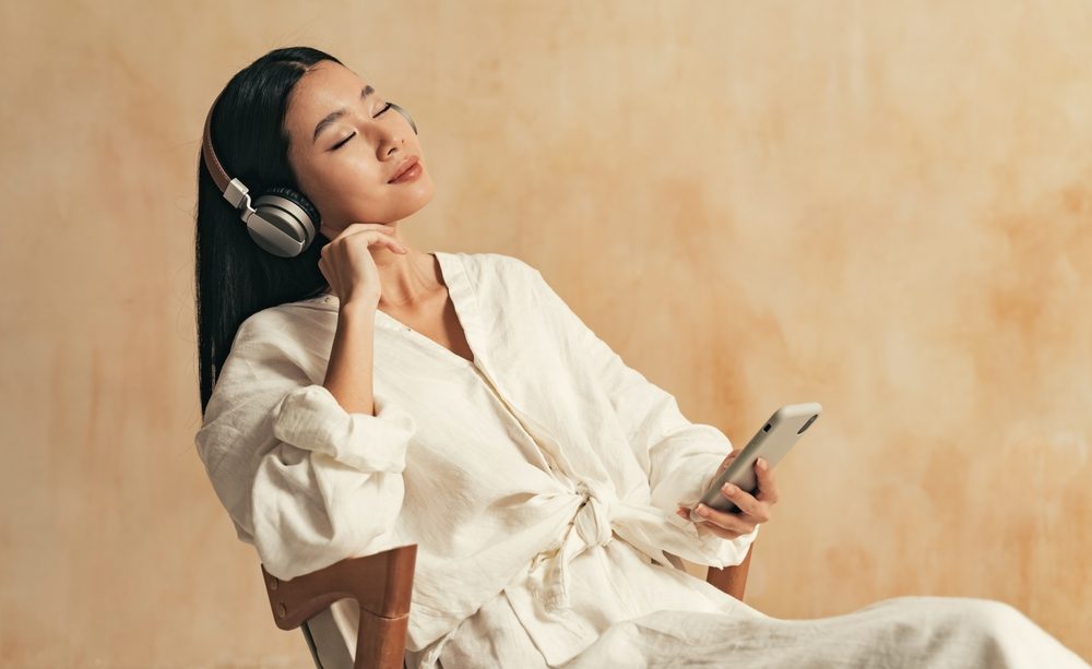الإنعزال عن الضوضاء الخارجية عن طريق الضوضاء الملونة| shutterstock