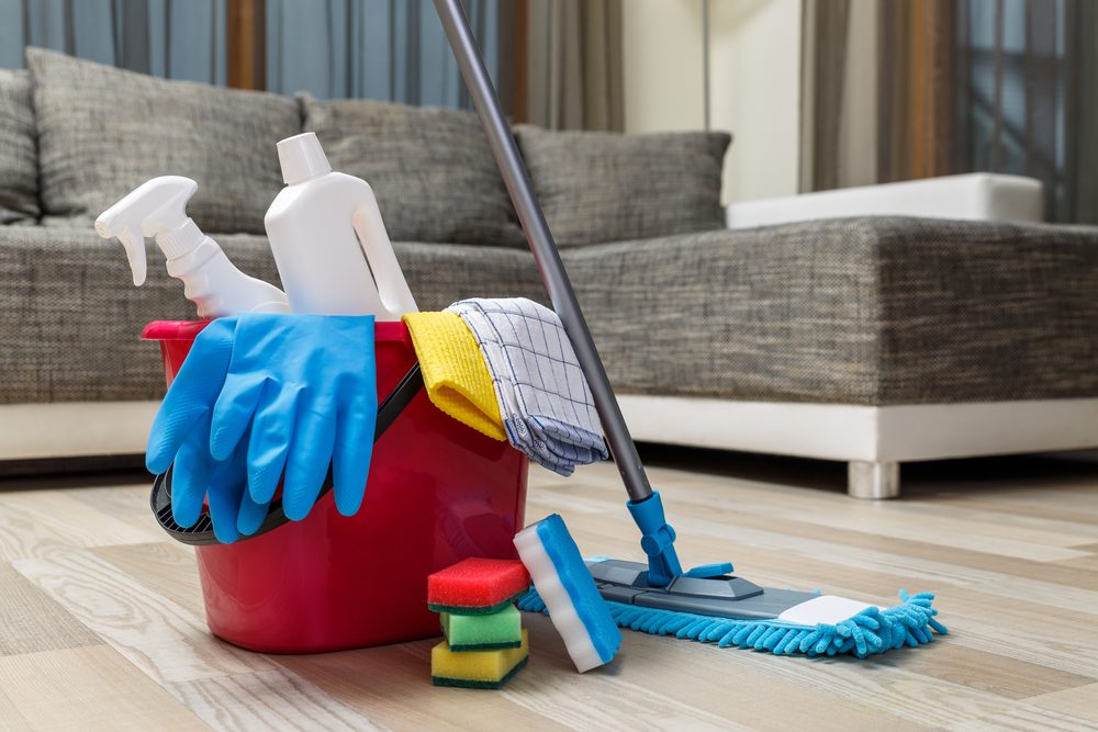 تنظيف المنزل